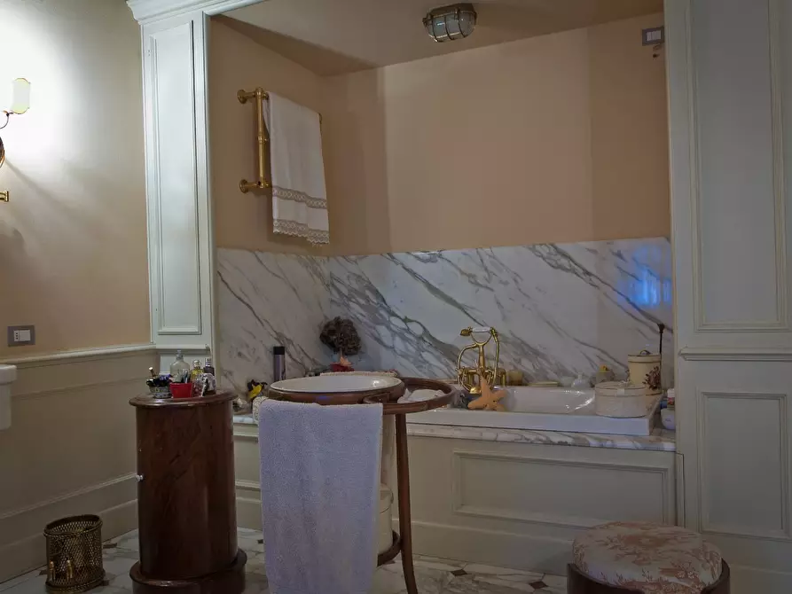 Immagine 28 di Villa in vendita  a Santa Croce Sull'arno