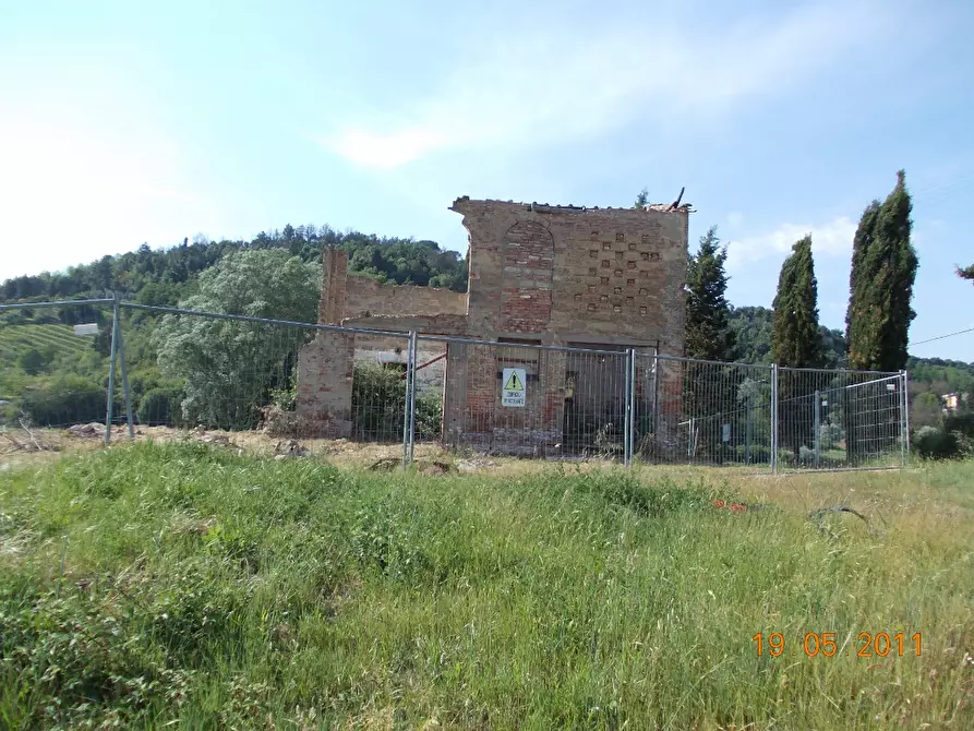 Immagine 8 di Deposito in vendita  a San Miniato