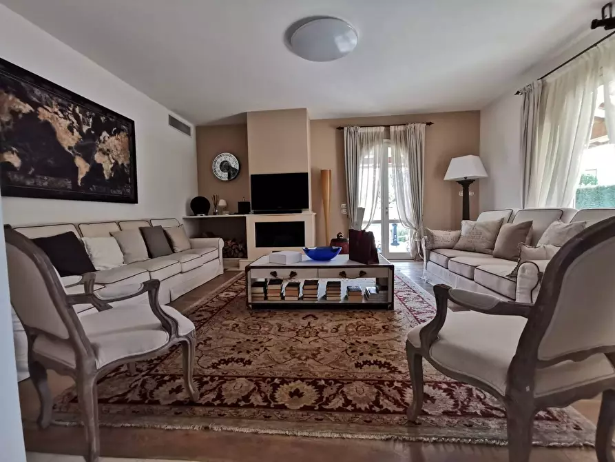 Immagine 5 di Villa in affitto  a Forte Dei Marmi