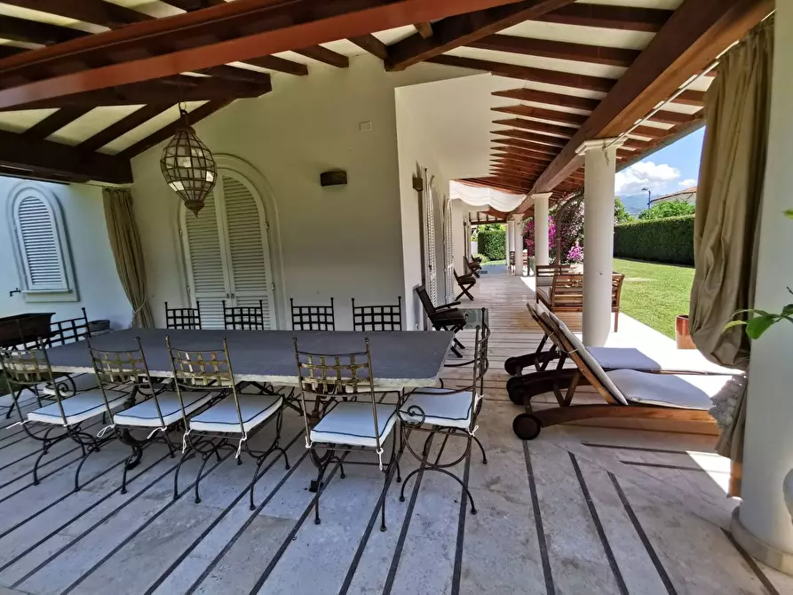 Immagine 3 di Villa in affitto  a Forte Dei Marmi