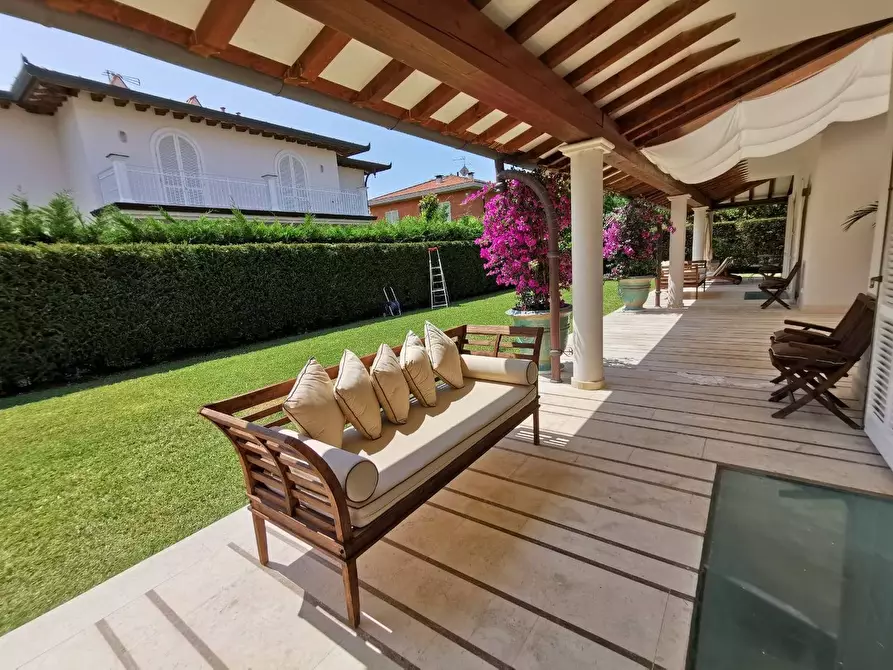 Immagine 20 di Villa in affitto  a Forte Dei Marmi