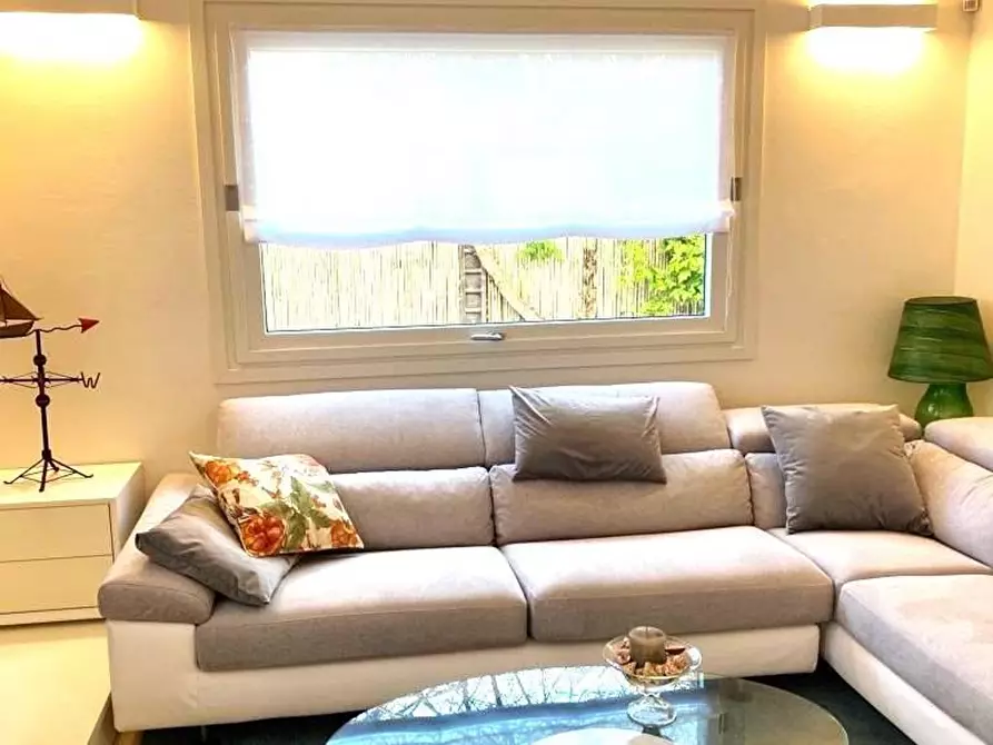 Immagine 2 di Casa semindipendente in affitto  a Forte Dei Marmi