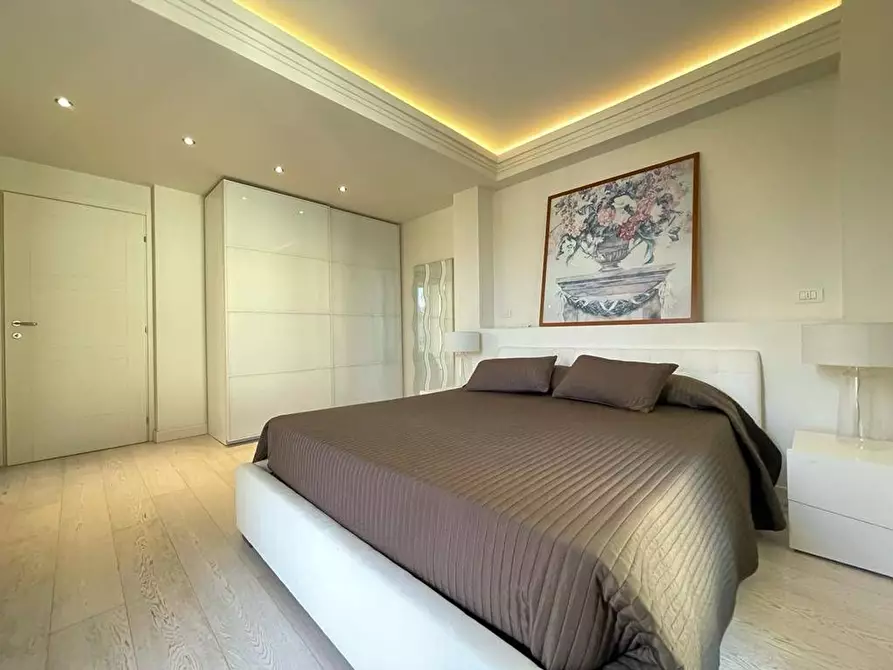 Immagine 15 di Villa in affitto  a Forte Dei Marmi