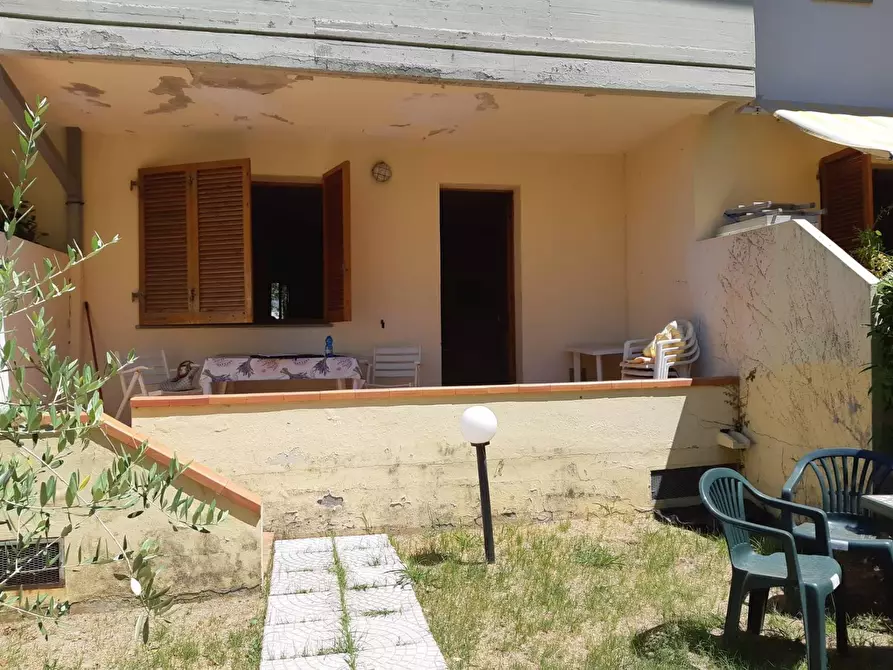 Immagine 14 di Appartamento in vendita  a Massa