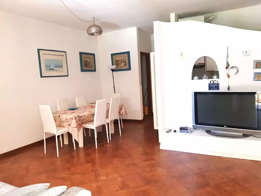 Immagine 3 di Appartamento in vendita  a Massa