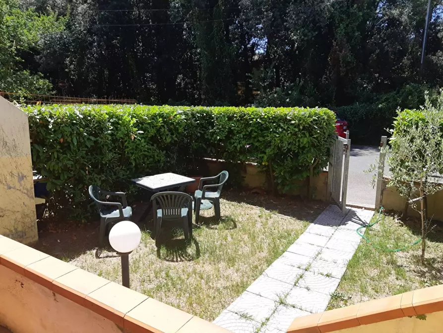 Immagine 13 di Appartamento in vendita  a Massa