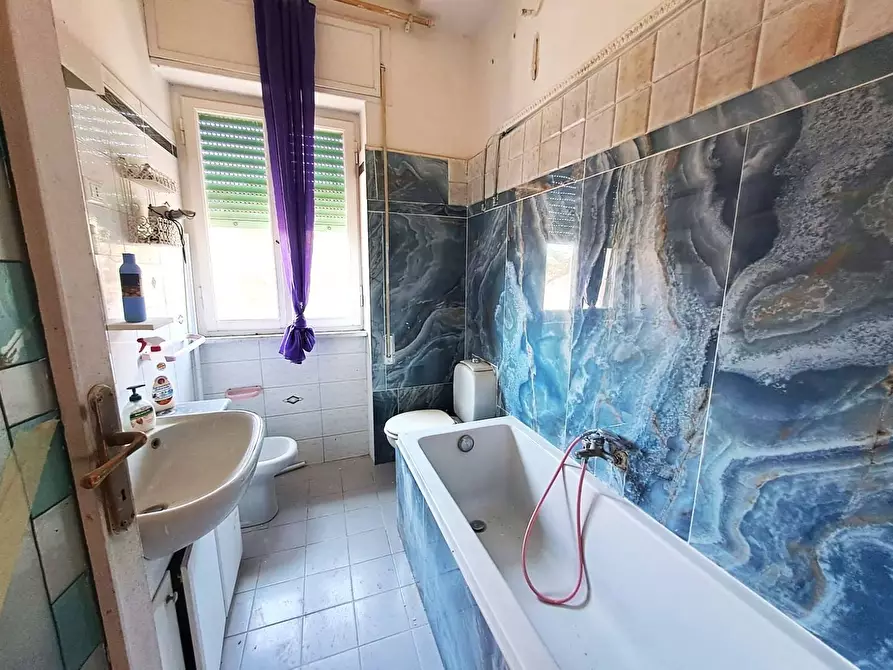 Immagine 6 di Appartamento in affitto  a Carrara