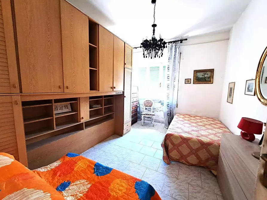 Immagine 11 di Appartamento in affitto  a Carrara