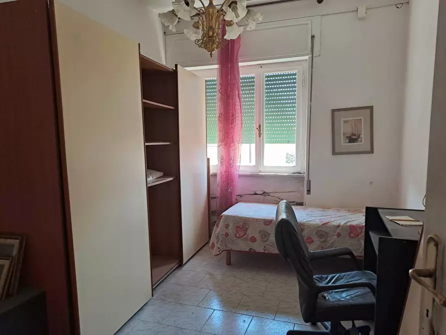 Immagine 12 di Appartamento in affitto  a Carrara
