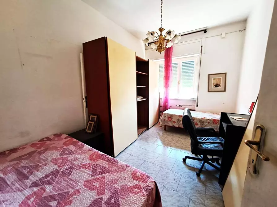 Immagine 13 di Appartamento in affitto  a Carrara