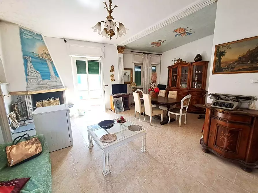 Immagine 2 di Appartamento in affitto  a Carrara