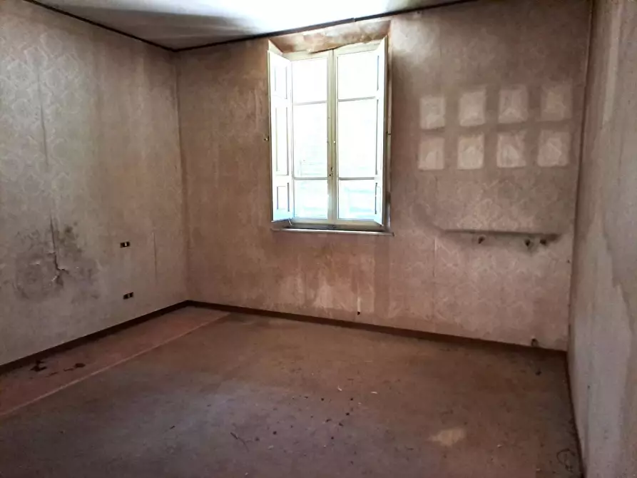 Immagine 5 di Casa semindipendente in vendita  a Massa