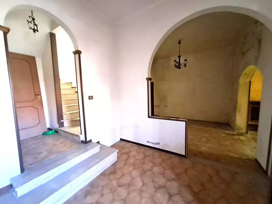 Immagine 2 di Casa semindipendente in vendita  a Massa