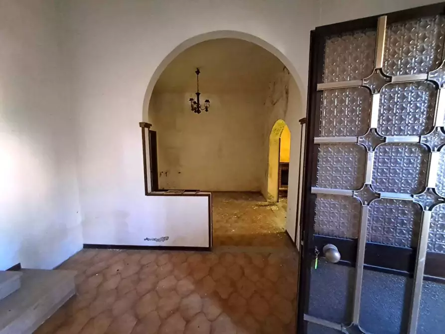 Immagine 1 di Casa semindipendente in vendita  a Massa