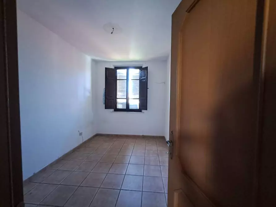 Immagine 13 di Casa semindipendente in vendita  a Massa