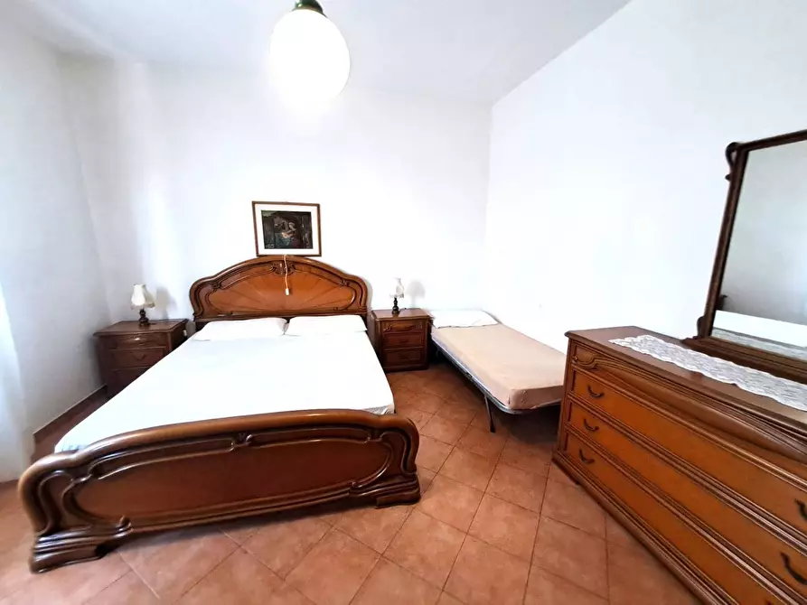 Immagine 11 di Appartamento in affitto  a Massa