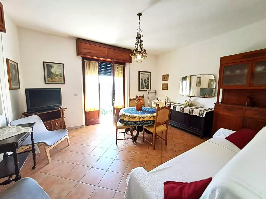 Immagine 1 di Appartamento in affitto  a Massa