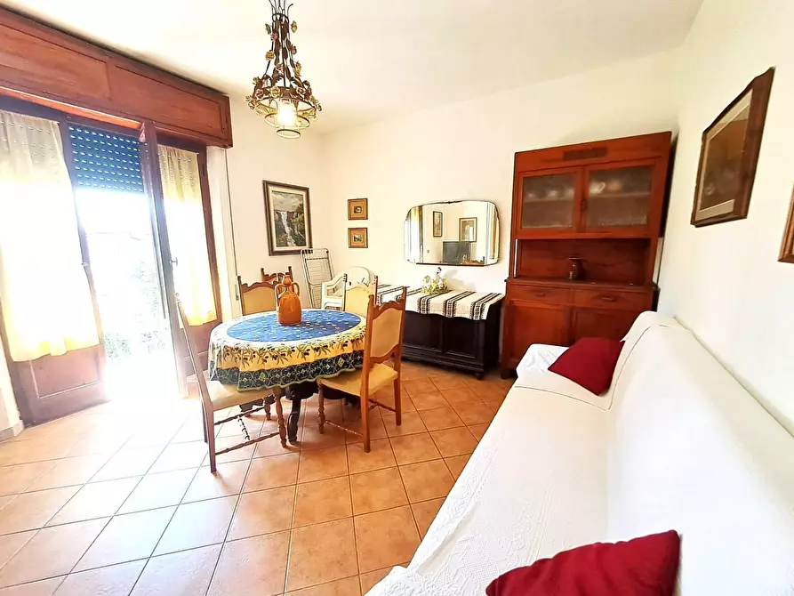 Immagine 2 di Appartamento in affitto  a Massa