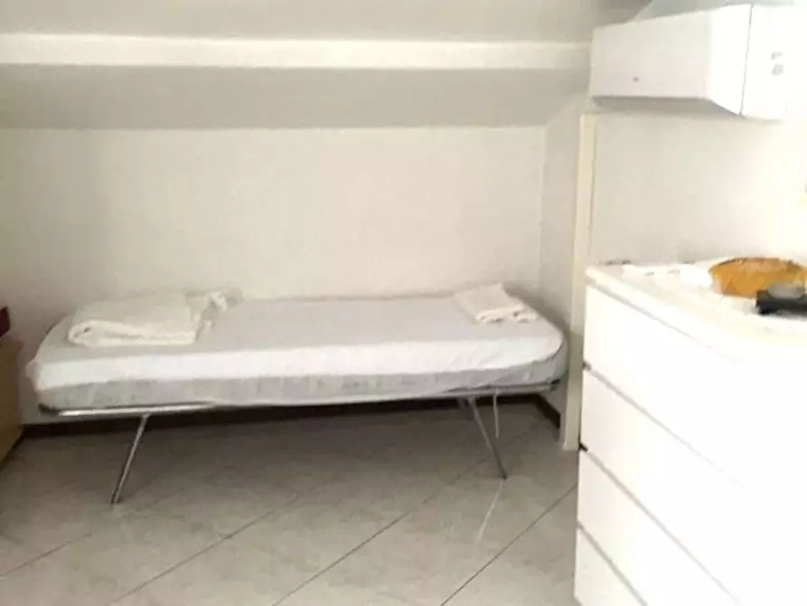 Immagine 13 di Appartamento in affitto  a Massa