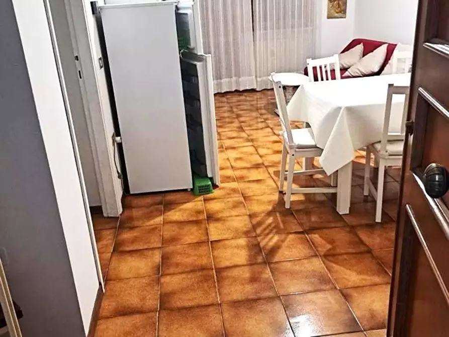 Immagine 3 di Appartamento in affitto  a Massa