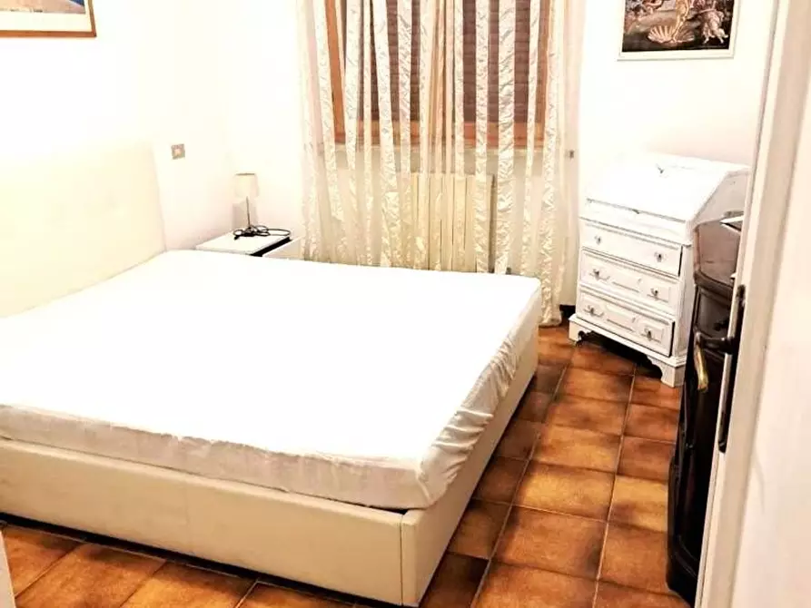 Immagine 8 di Appartamento in affitto  a Massa