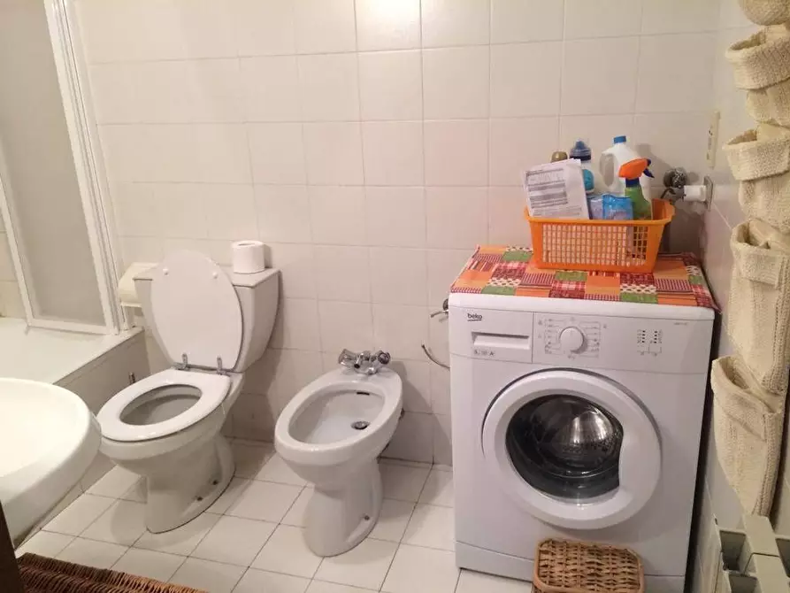 Immagine 14 di Appartamento in affitto  a Massa