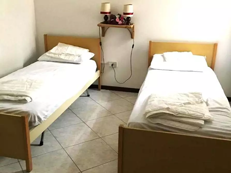 Immagine 11 di Appartamento in affitto  a Massa