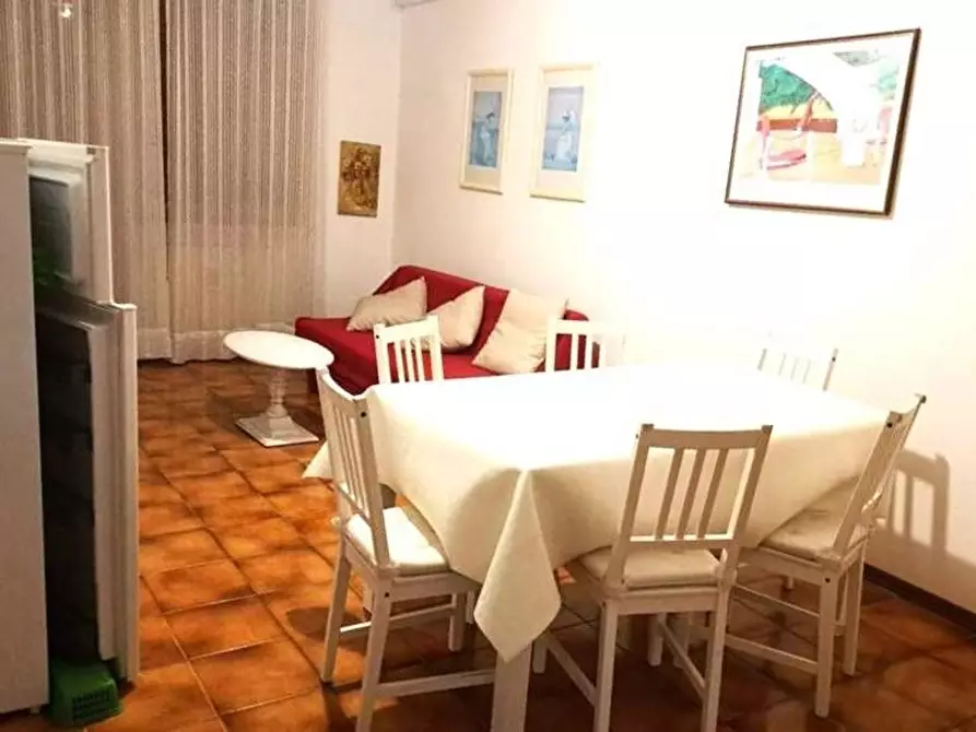 Immagine 2 di Appartamento in affitto  a Massa