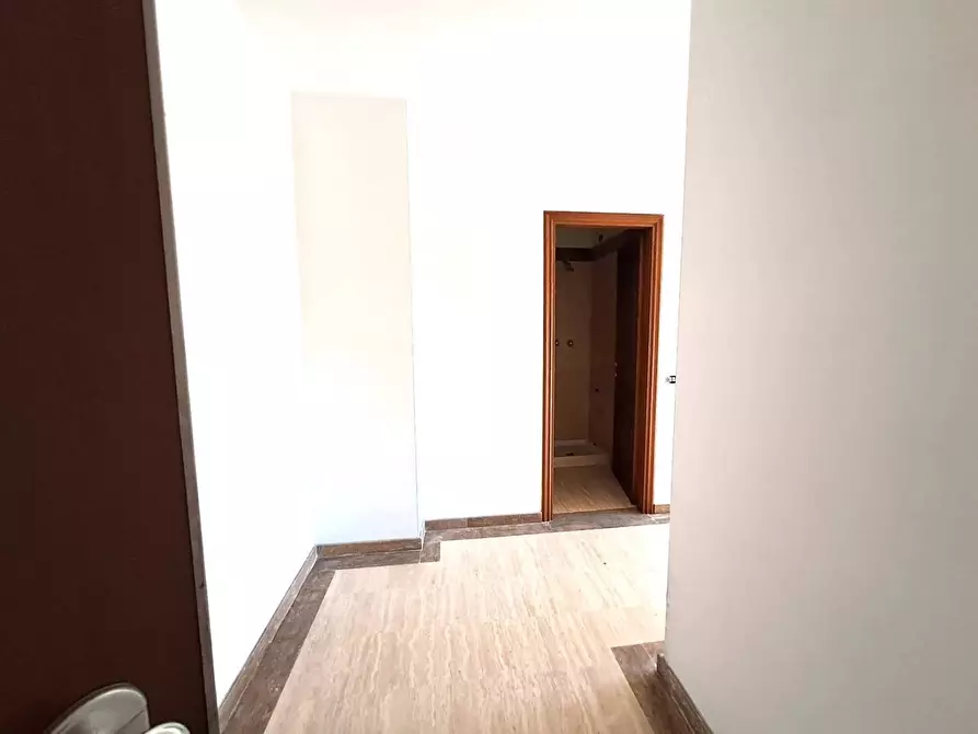 Immagine 7 di Appartamento in affitto  a Carrara