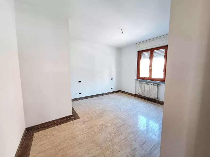 Immagine 9 di Appartamento in affitto  a Carrara