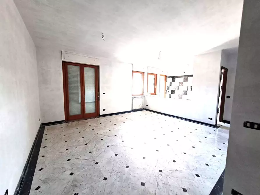 Immagine 5 di Appartamento in affitto  a Carrara