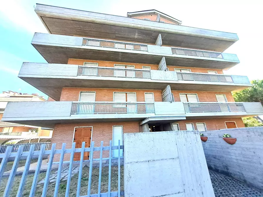 Immagine 18 di Appartamento in affitto  a Carrara