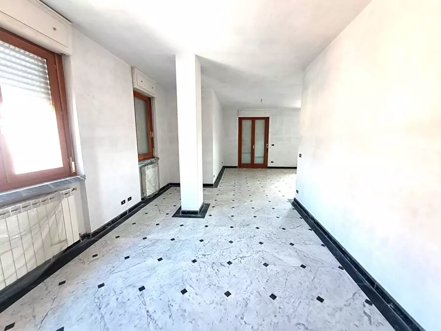 Immagine 2 di Appartamento in affitto  a Carrara