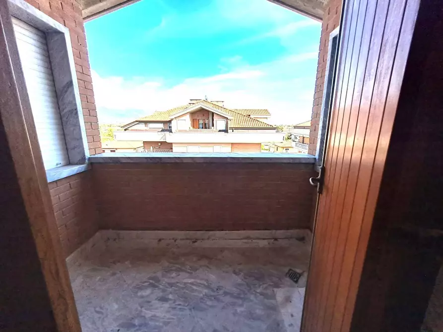 Immagine 16 di Appartamento in affitto  a Carrara