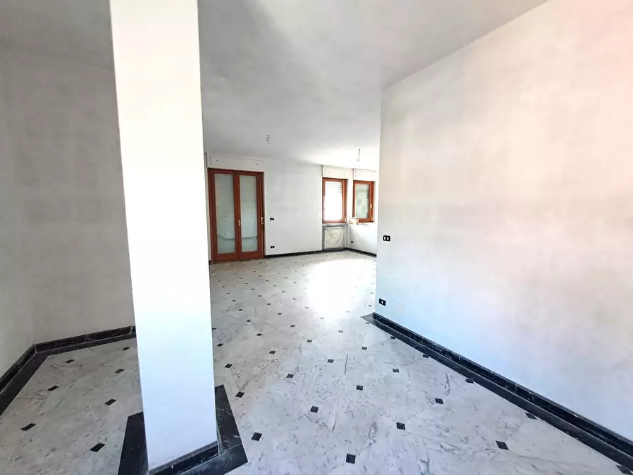 Immagine 7 di Appartamento in affitto  a Carrara