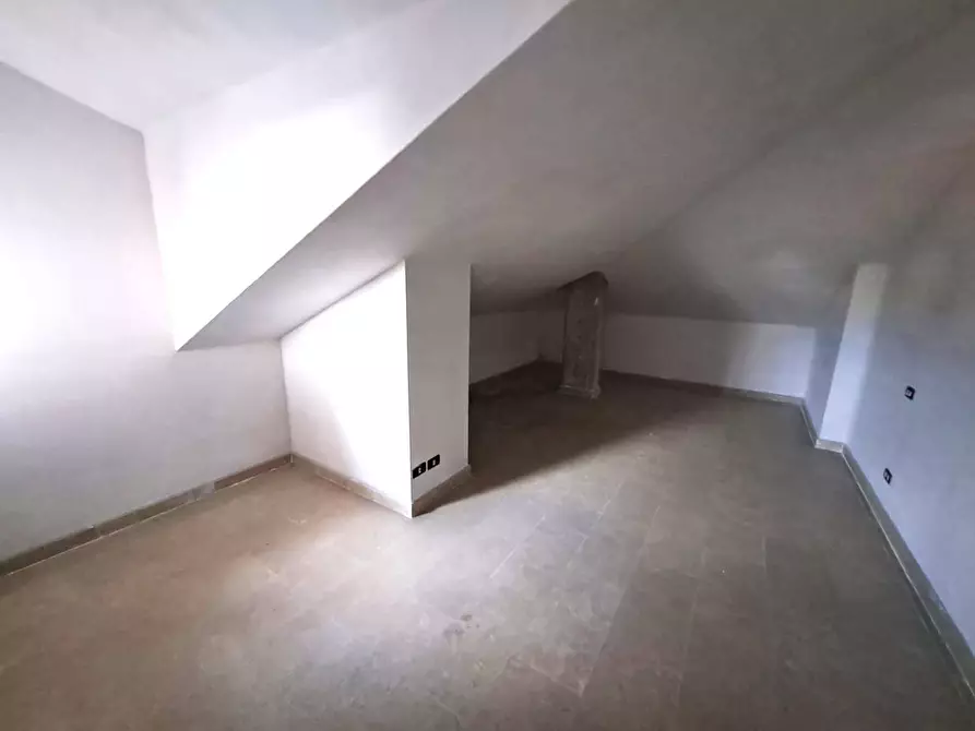 Immagine 12 di Appartamento in affitto  a Carrara