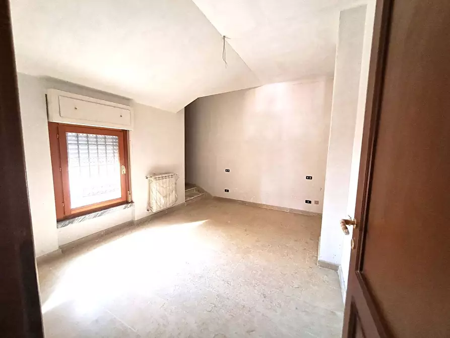 Immagine 9 di Appartamento in affitto  a Carrara