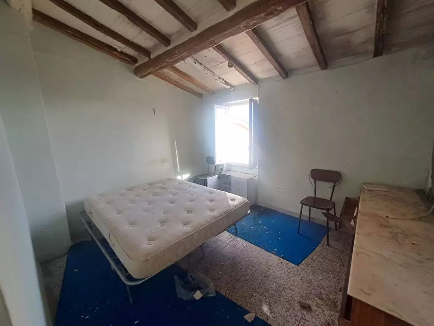 Immagine 9 di Casa semindipendente in vendita  a Massa