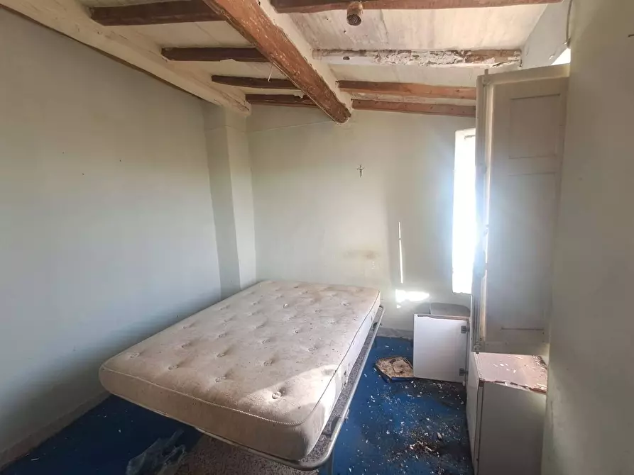 Immagine 10 di Casa semindipendente in vendita  a Massa