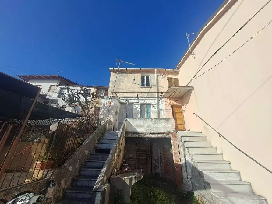 Immagine 1 di Casa semindipendente in vendita  a Massa
