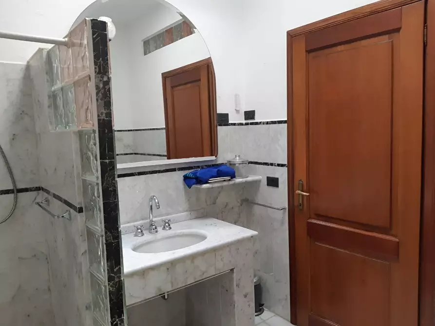 Immagine 7 di Casa indipendente in affitto  a Massa