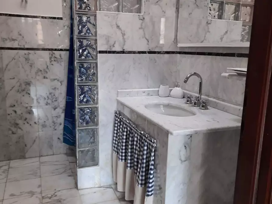 Immagine 8 di Casa indipendente in affitto  a Massa