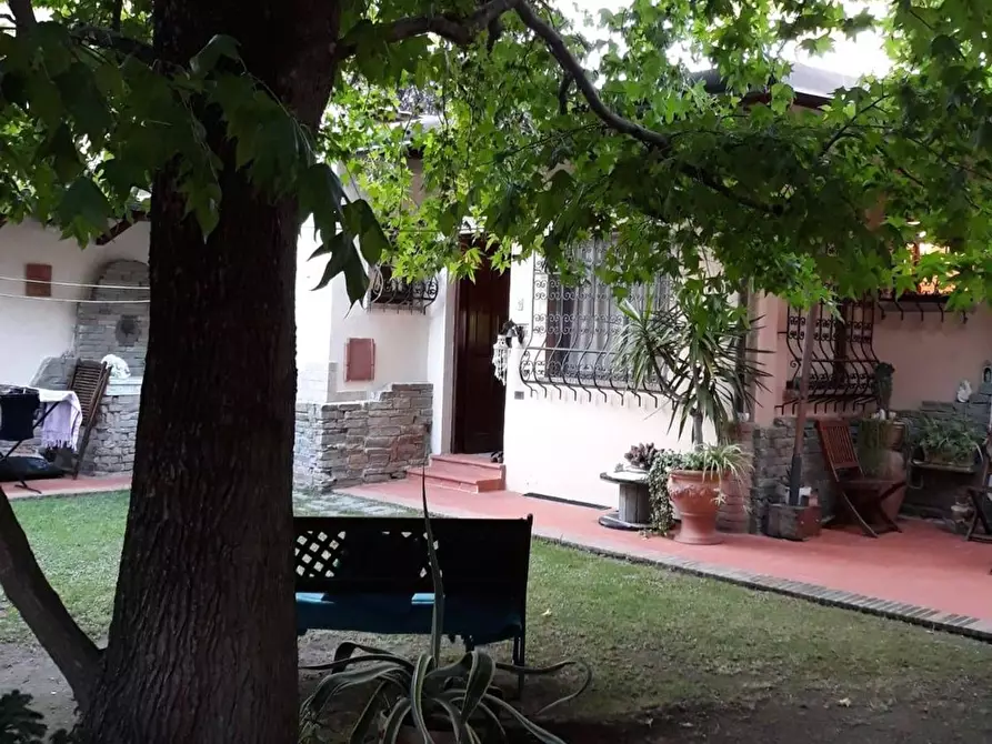 Immagine 15 di Casa indipendente in affitto  a Massa