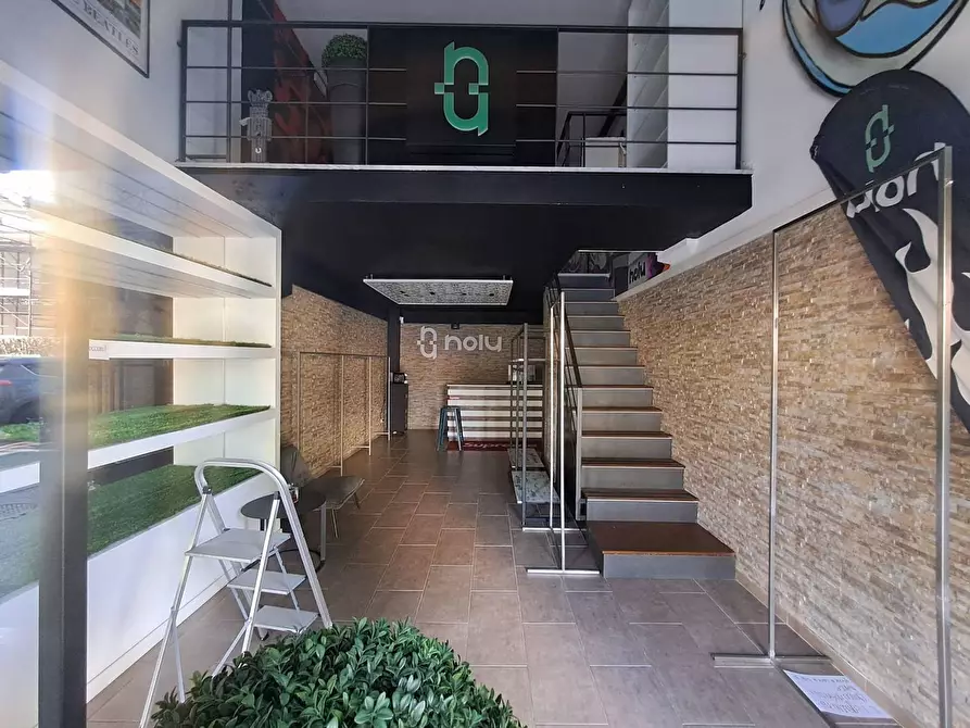 Immagine 4 di Locale commerciale in affitto  a Carrara