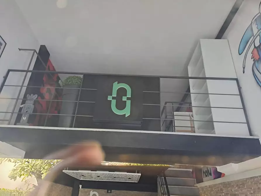 Immagine 3 di Locale commerciale in affitto  a Carrara