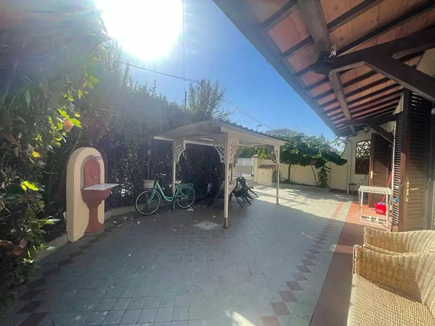 Immagine 19 di Casa semindipendente in vendita  a Forte Dei Marmi