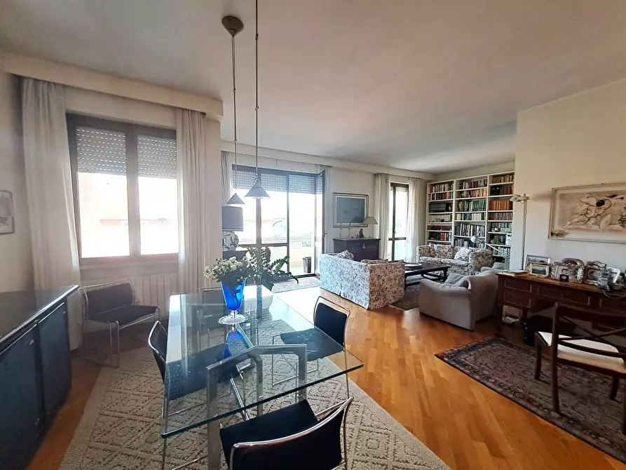 Immagine 1 di Appartamento in affitto  a Viareggio