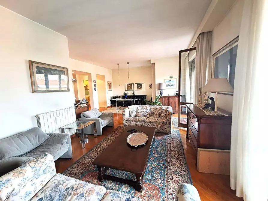 Immagine 3 di Appartamento in affitto  a Viareggio