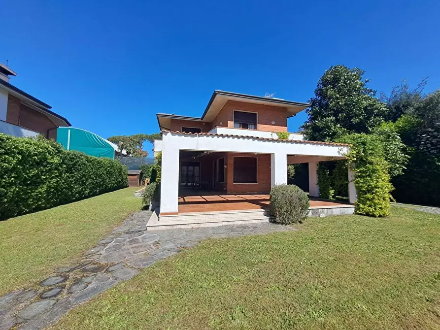 Immagine 27 di Villa in affitto  a Forte Dei Marmi