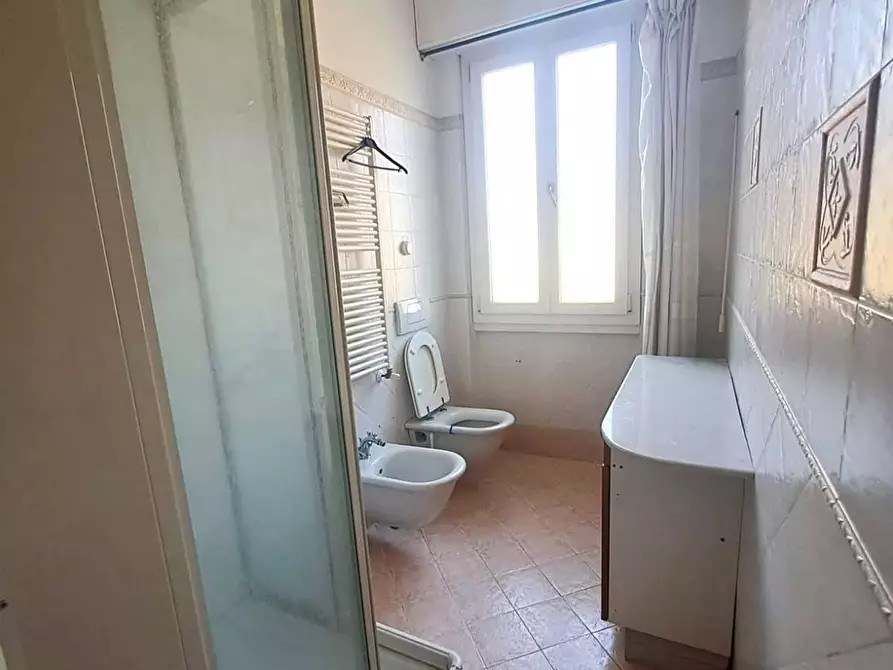 Immagine 16 di Appartamento in affitto  a Massa